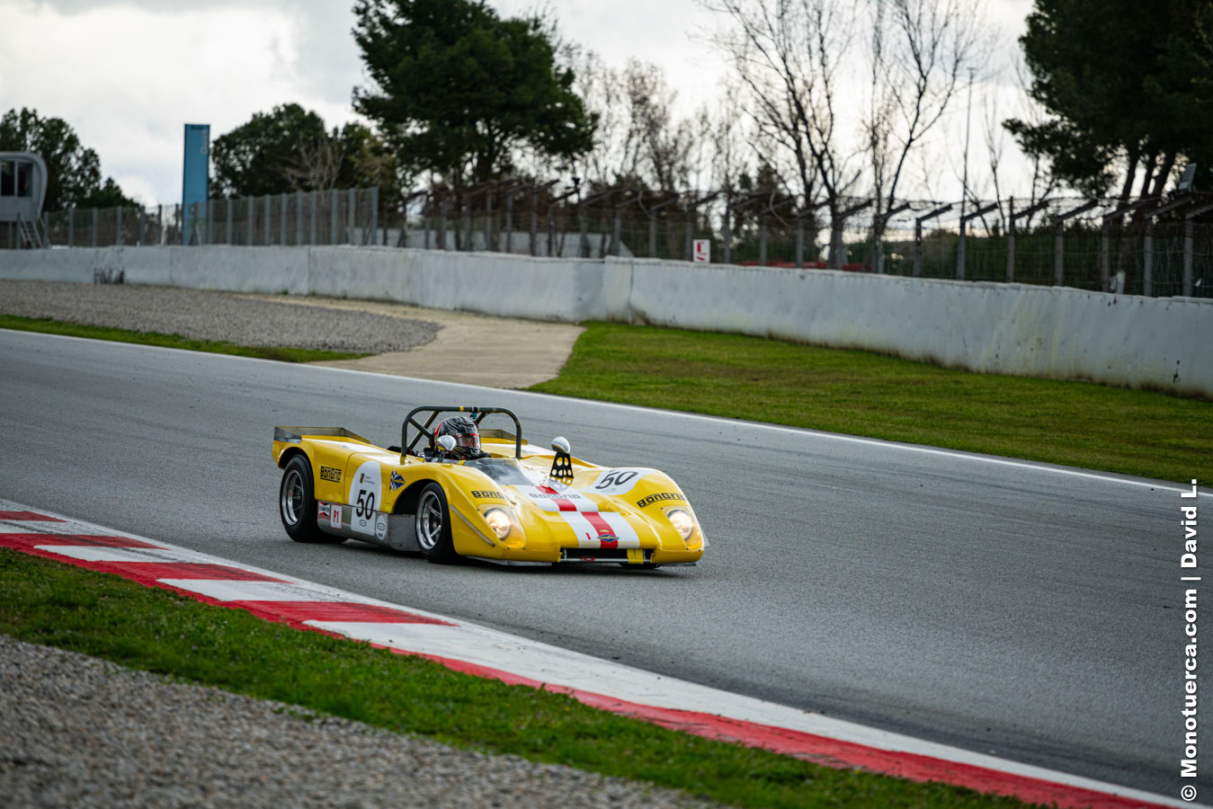 #50 Lola T210