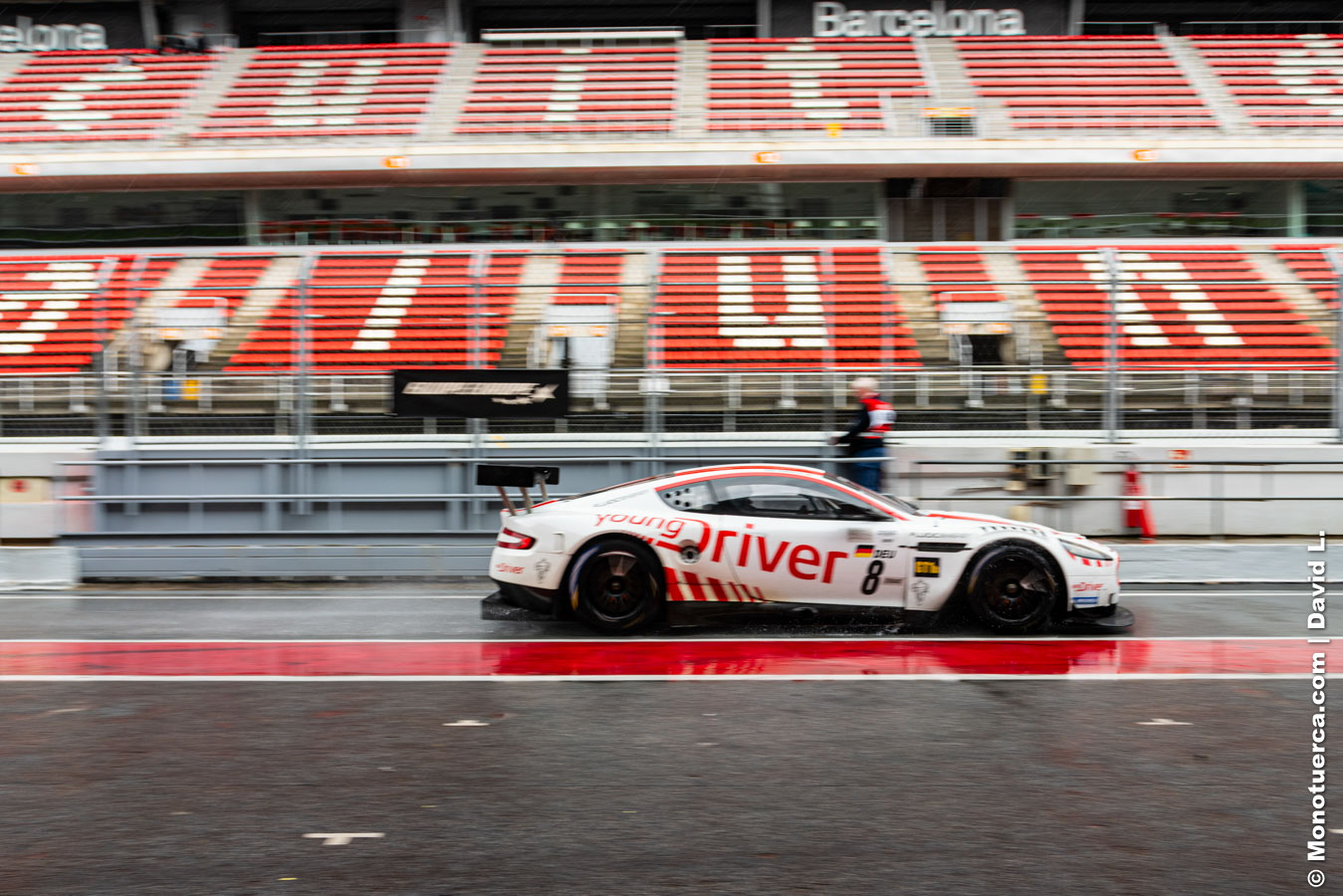 #8 Aston Martin DBR9