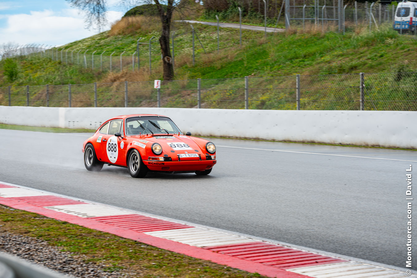 #888 Porsche 911 2.3L ST