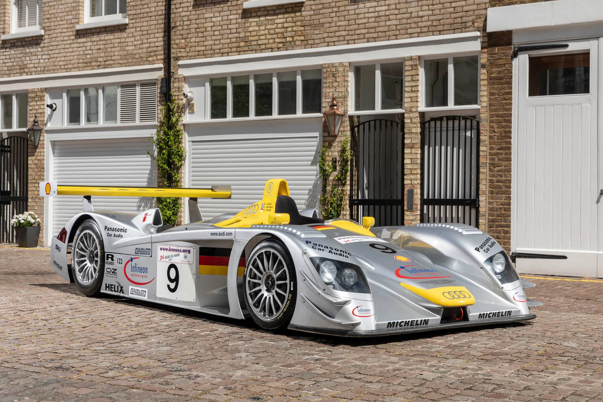 2000 Audi R8 LMP - 2 Audi R8 LMP