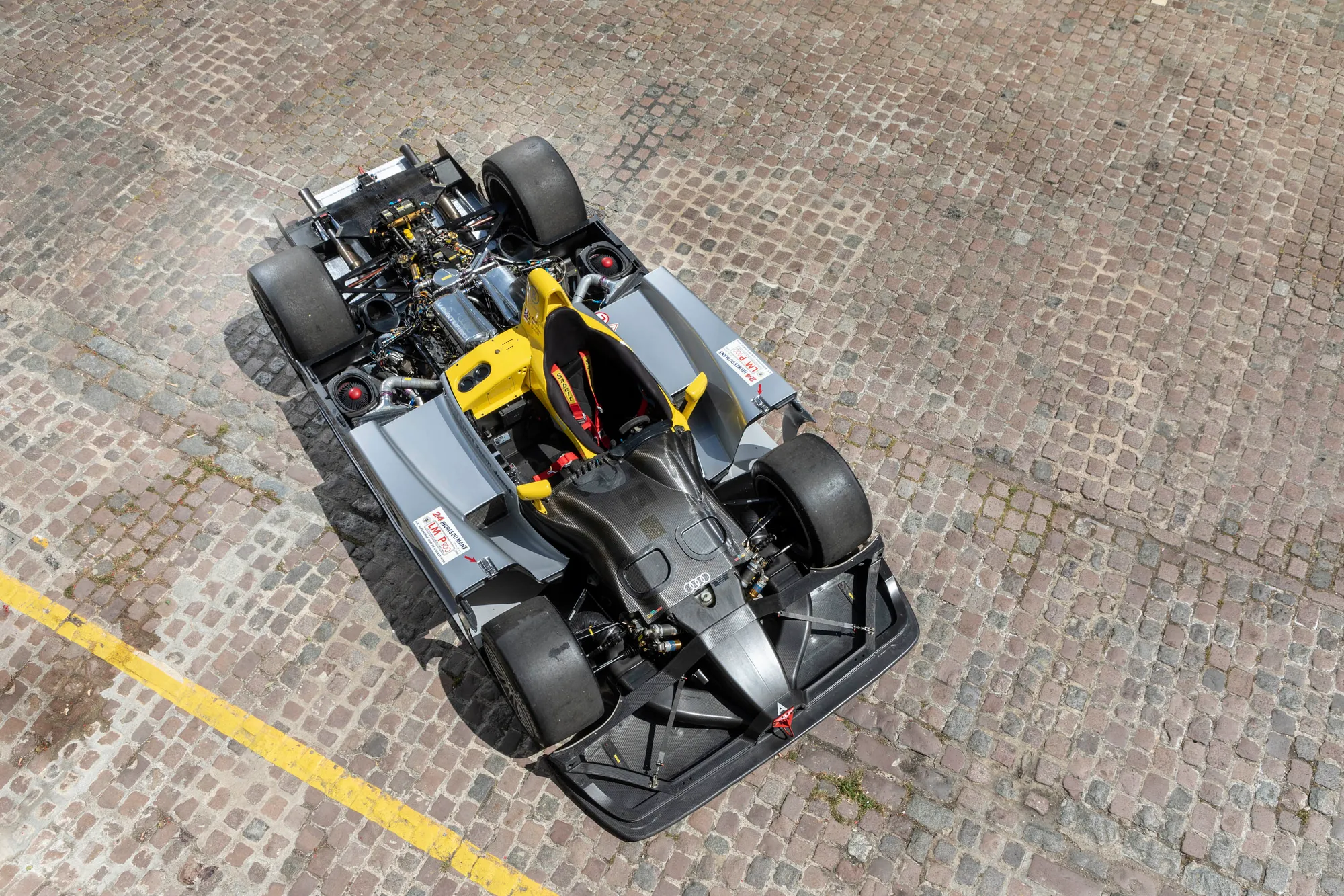 2000 Audi R8 LMP - 8 Audi R8 LMP