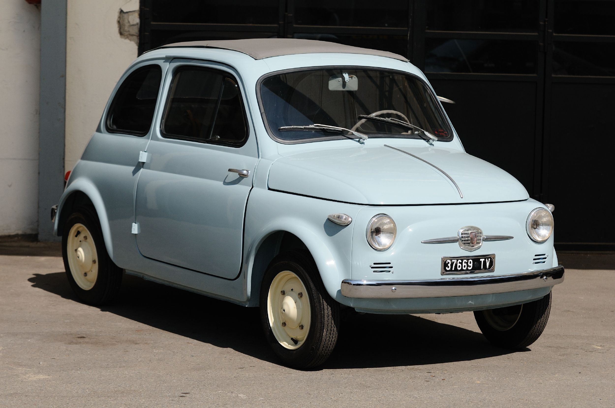 Fiat 500 Model Line - 7 Fiat 500
