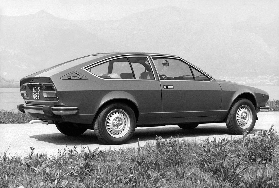 Alfa Romeo Alfetta GTV 2000 1976-1980 vue AR - photo Alfa Romeo Alfa Romeo Alfetta GT