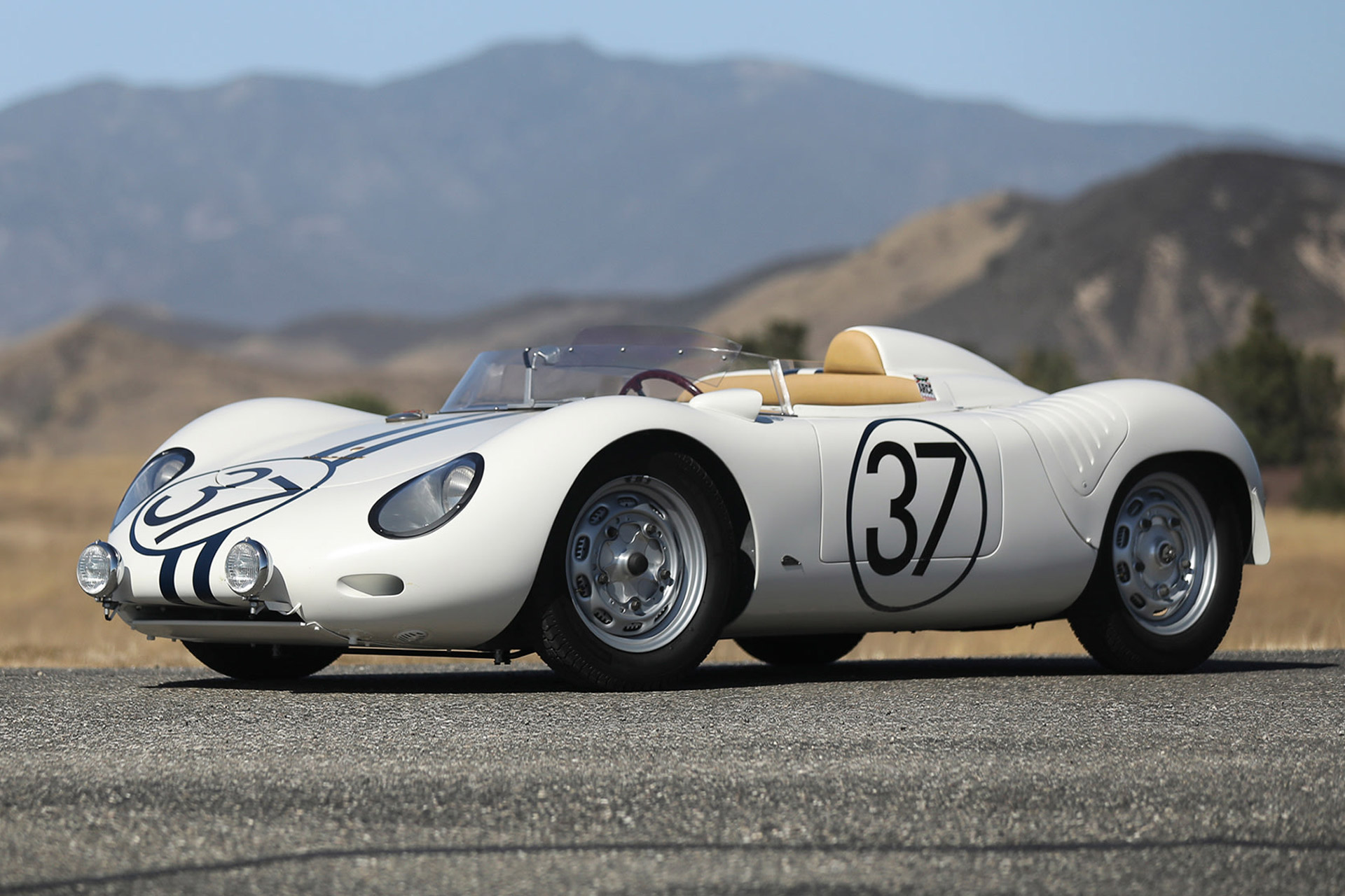 Porsche 718 Model Line - 2 Porsche 718 Model Line