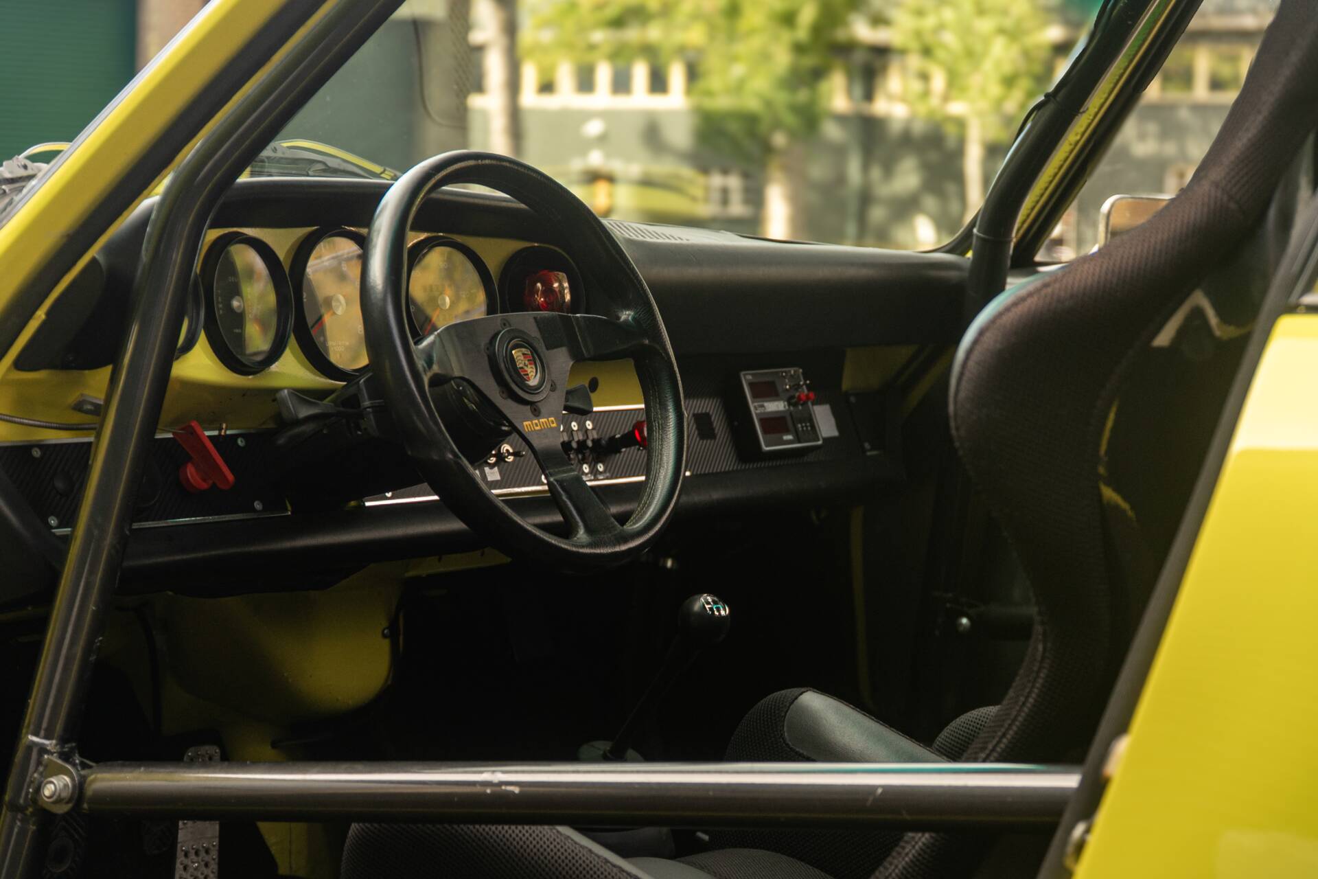 1971 Porsche 911 ST 2.5 - 12 Porsche 911 S/T 2.5 Coupe