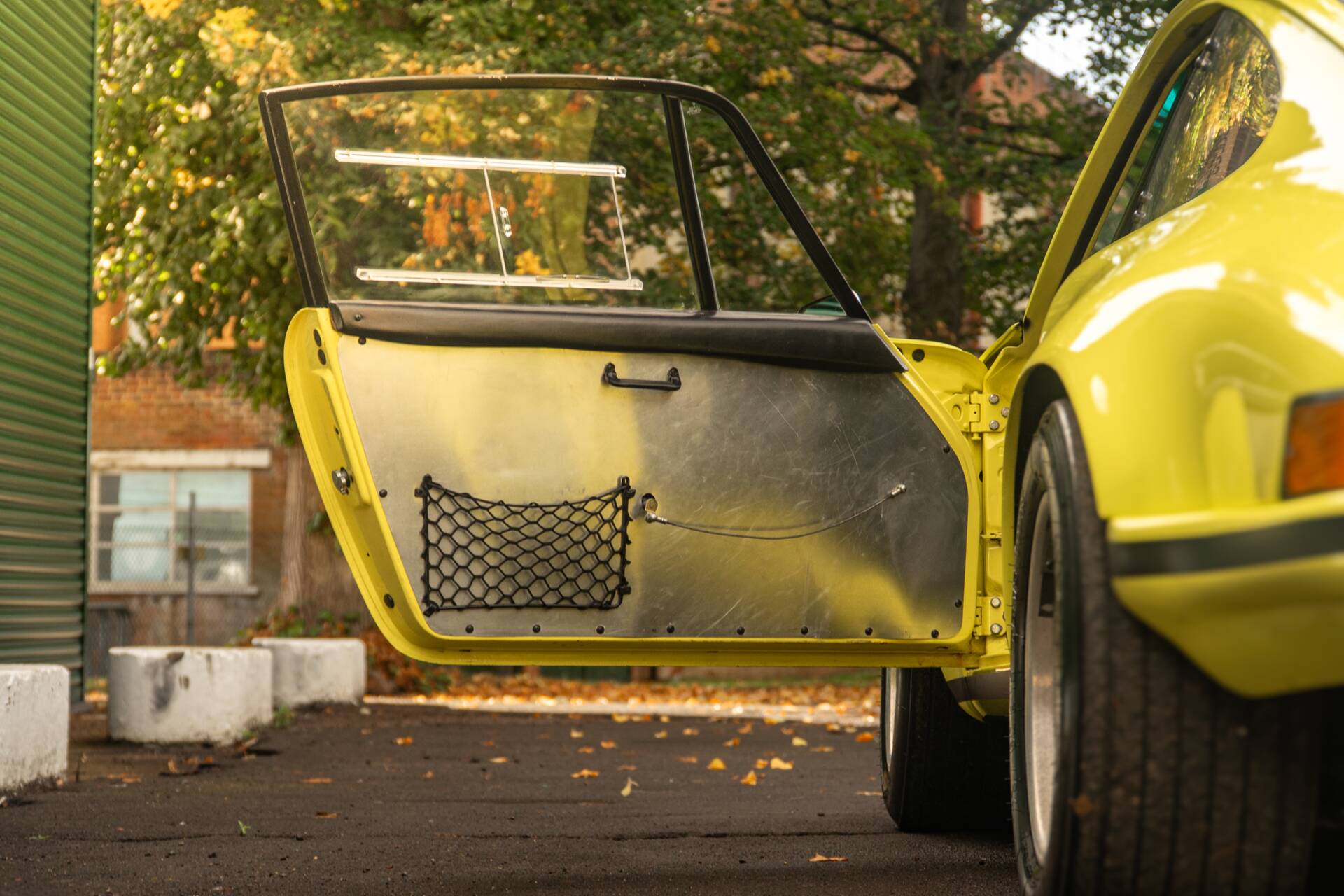 1971 Porsche 911 ST 2.5 - 13 Porsche 911 S/T 2.5 Coupe