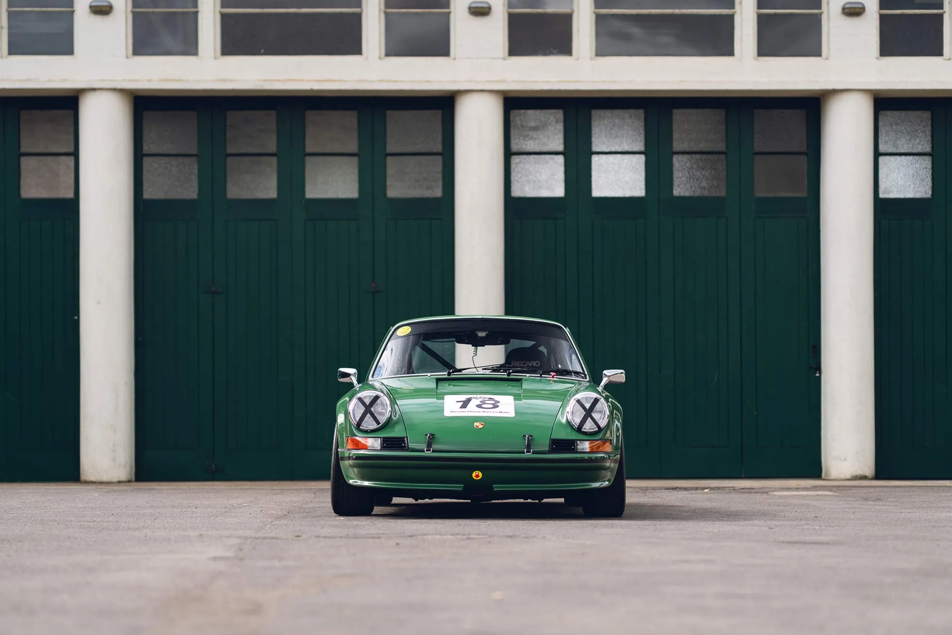 1971 Porsche 911 ST 2.5 - 16 Porsche 911 S/T 2.5 Coupe