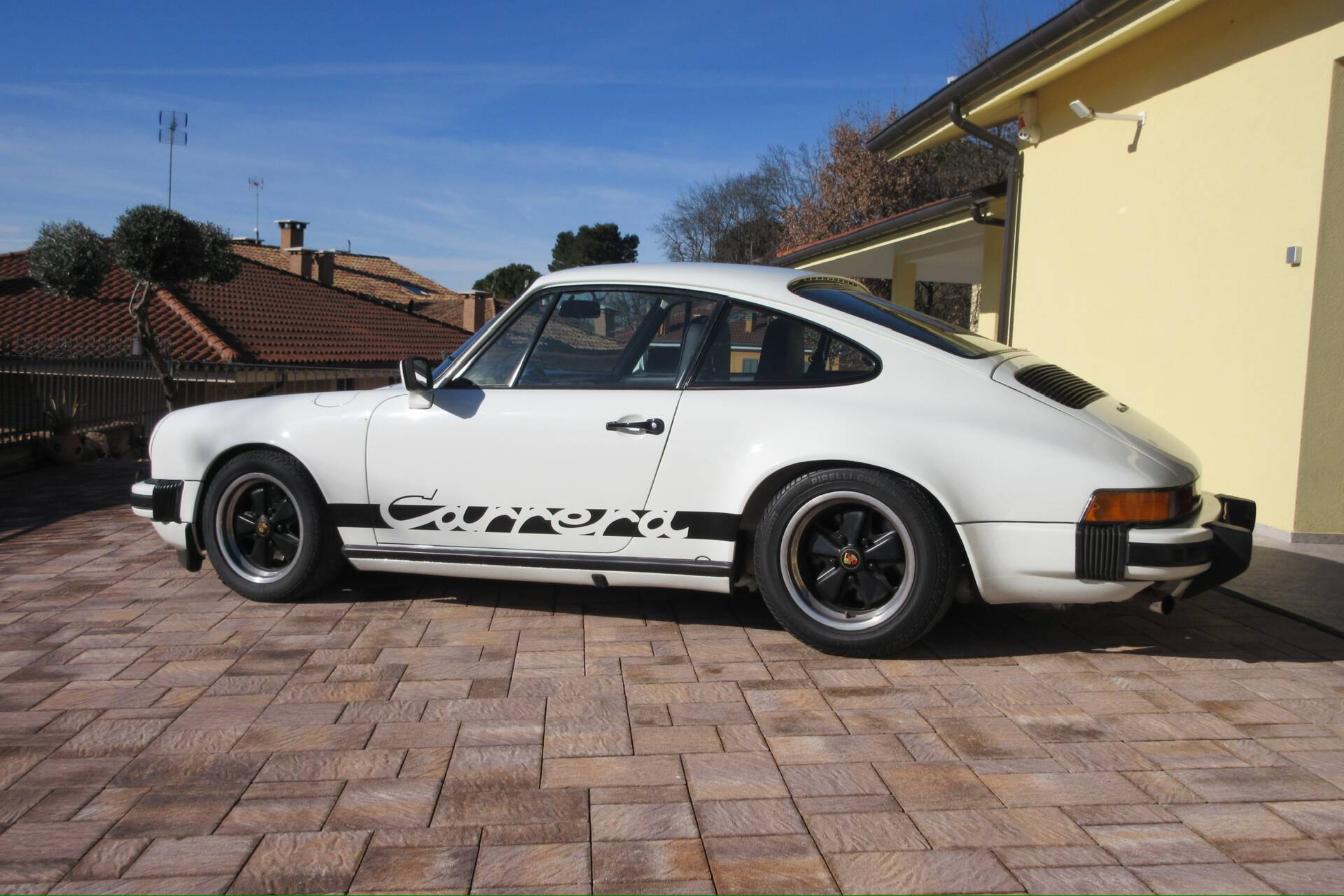 1976 Porsche 911 Carrera 3.0 - 12 Porsche 911 Carrera 3.0