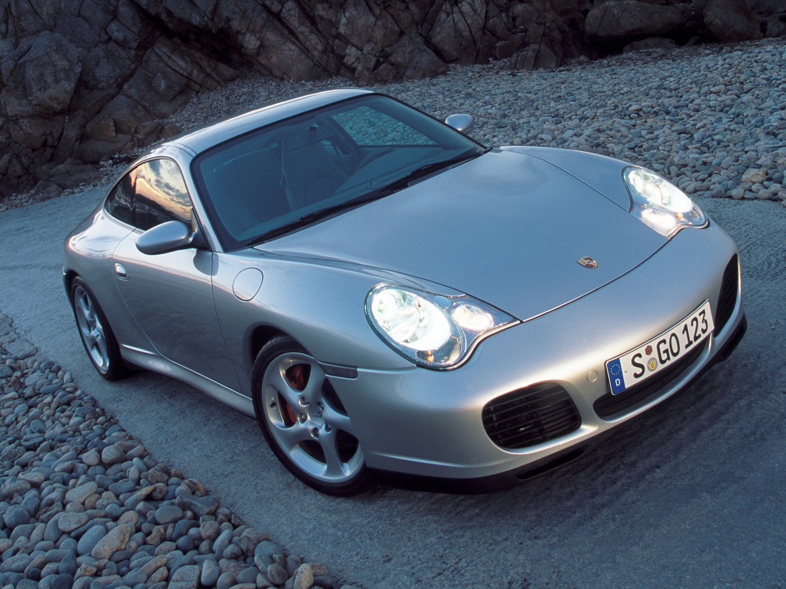 2001 Porsche 911 IV (996.2) - 12 Porsche 911 IV (996.2)