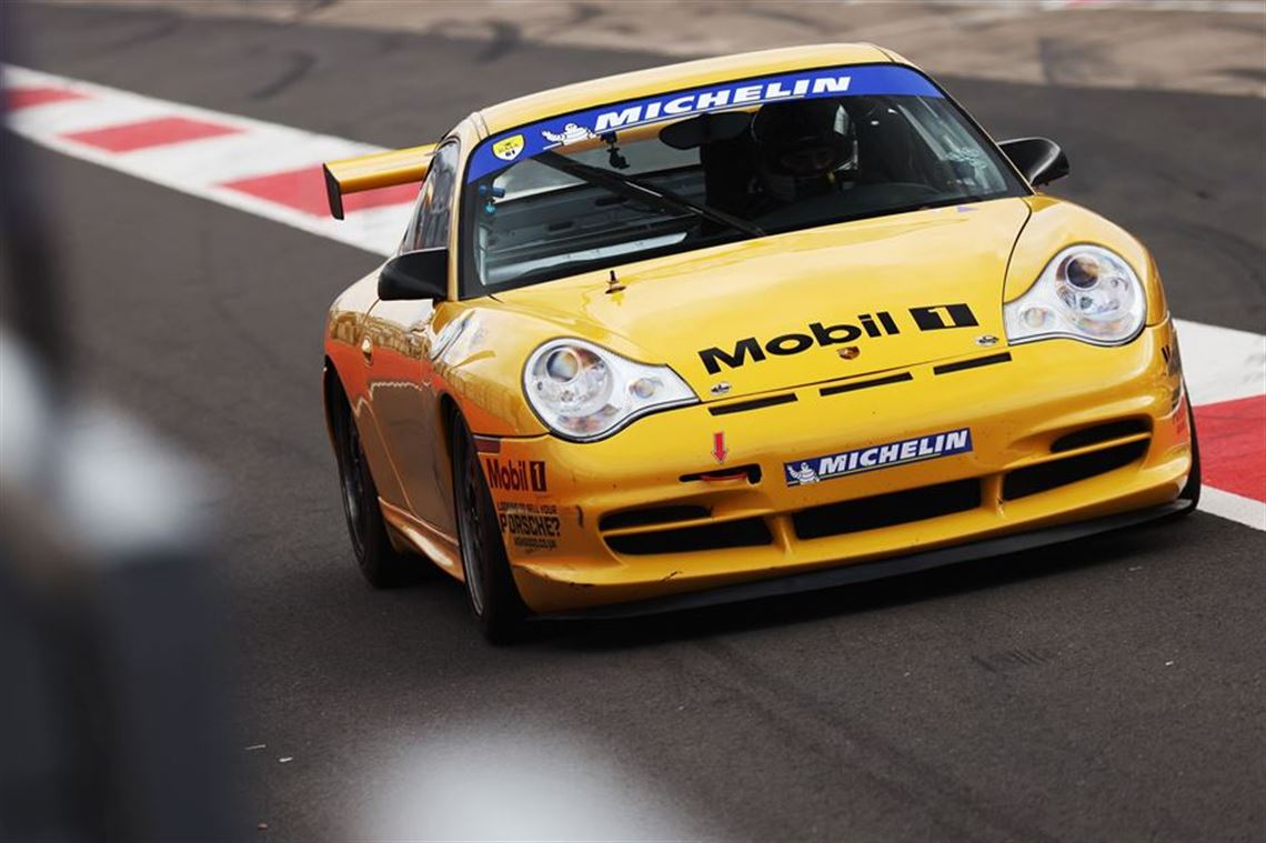 2001 Porsche 911 IV (996.2) - 19 Porsche 911 IV (996.2)