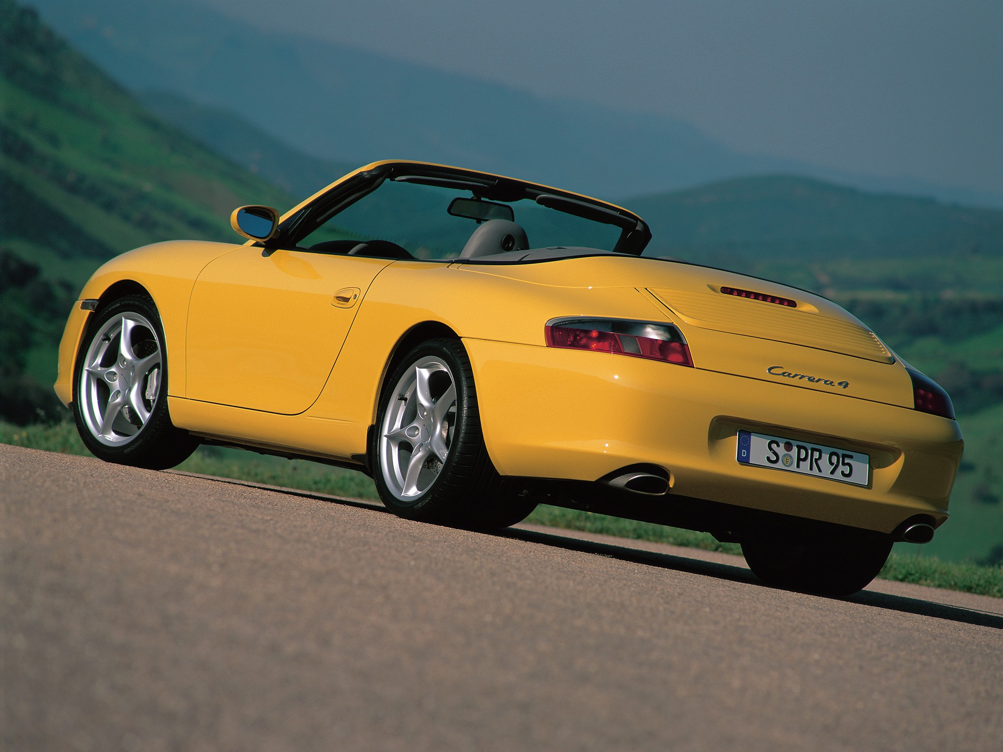 2001 Porsche 911 IV (996.2) - 3 Porsche 911 IV (996.2)